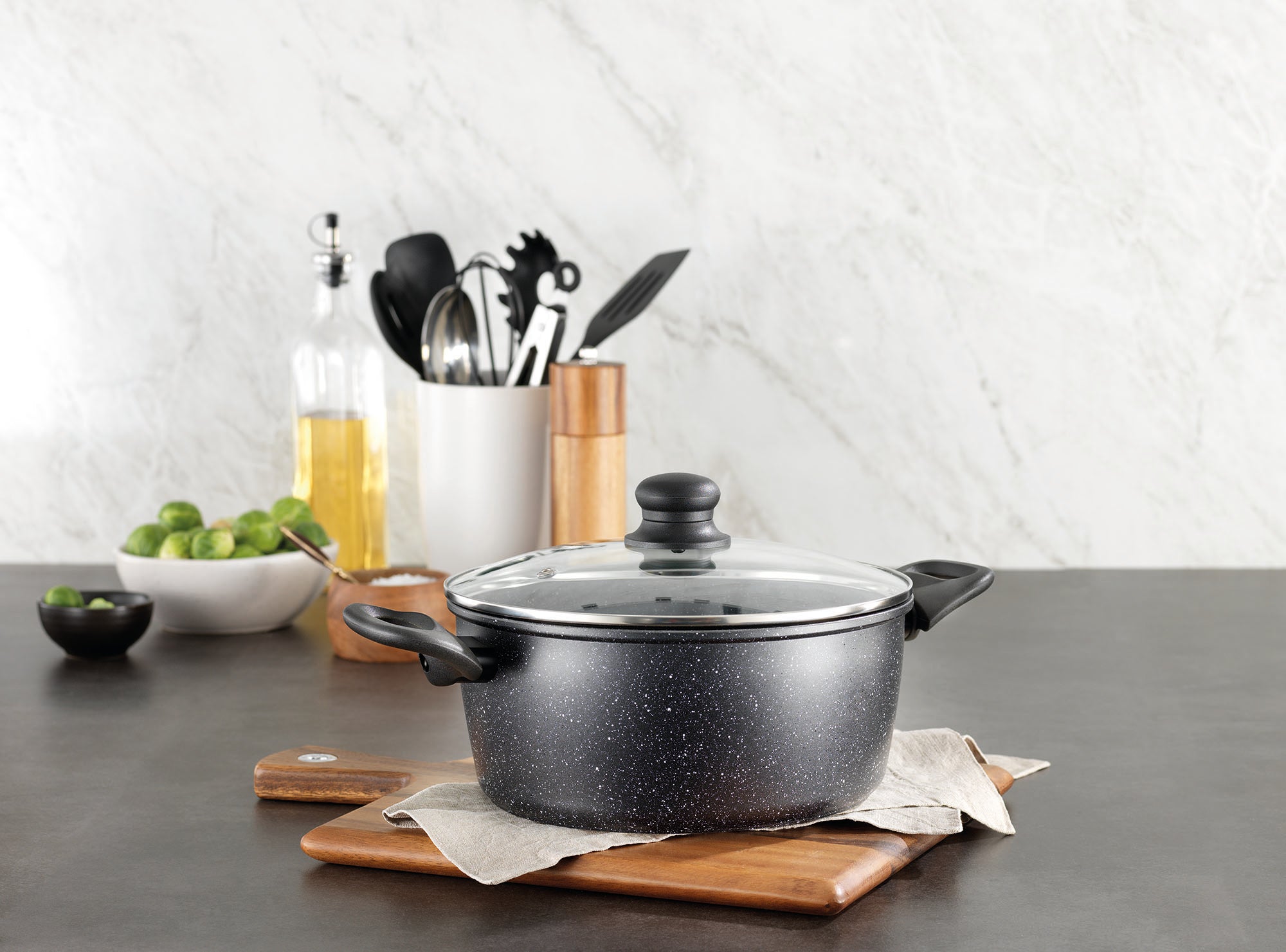 24cm Equip Marble Forged Casserole (with Lid)